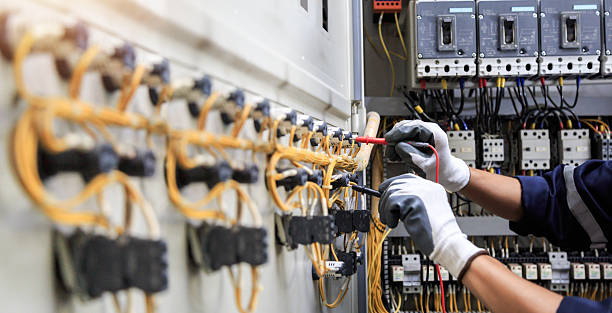 Professional Ev Charger Installation technician working in Rice County County, KS
